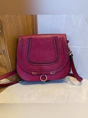 Chloé Style Berry Red Faux Leather Horseshoe Saddle Crossbody Bag